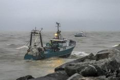 Boats passing on Bar, 4 September 2026